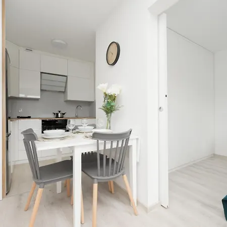 Elegant Apartment In The Centre Of Gdynia By Noclegi Renters Exterior photo